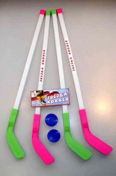 Командный хоккейный детский набор из 4-х клюшек  и 2-х шайб